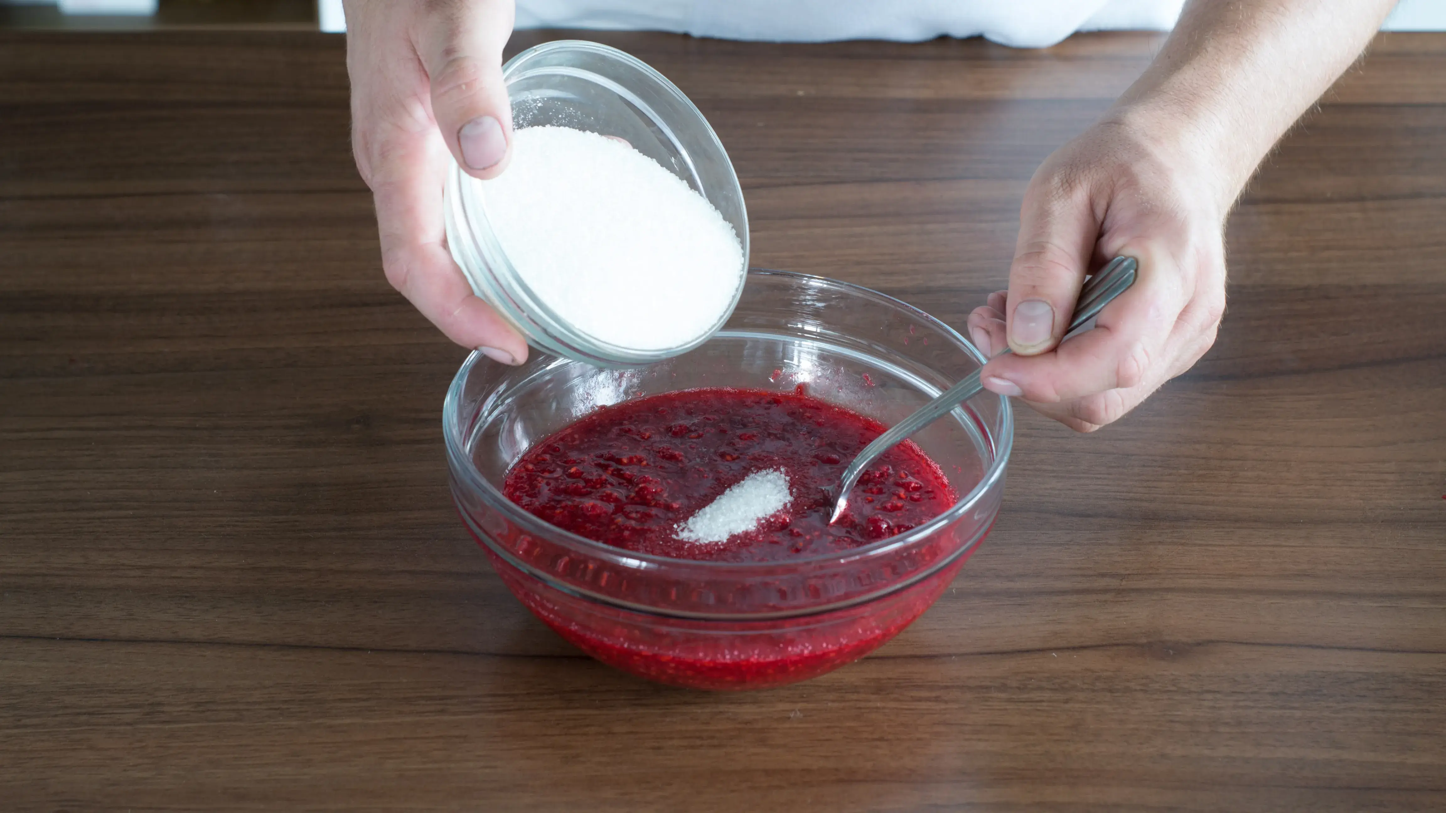 Малина без варки с сахаром на зиму: шаг 2