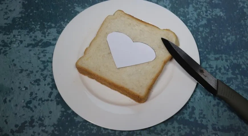 Малиновые тосты «Махеевъ» на 23 февраля: шаг 2