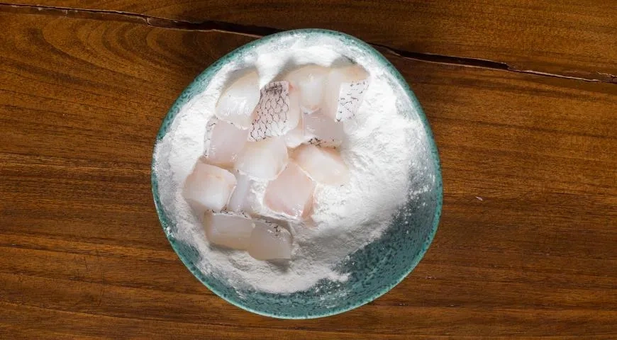 Малоглазый макрурус, жаренный на сильном огне с овощами: шаг 2