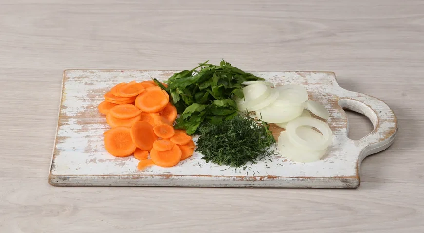 Маринованные помидоры половинками на зиму: шаг 2