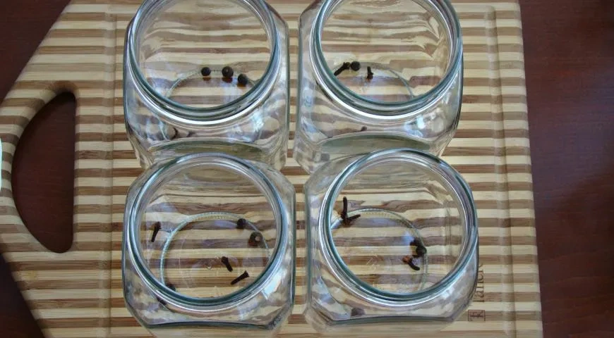 Маринованные сливы с коньяком: шаг 2