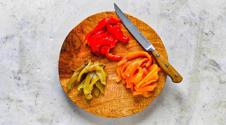 Марокканский салат из перца с апельсинами: шаг 2