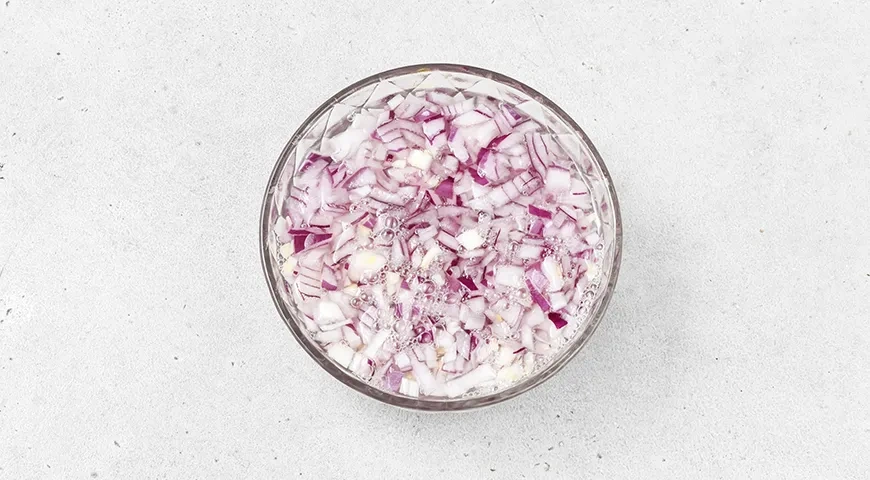 Мимоза с иваси: шаг 2