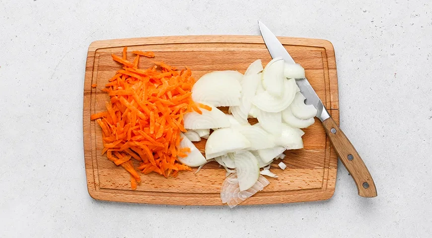 Минтай в томатном соусе: шаг 2