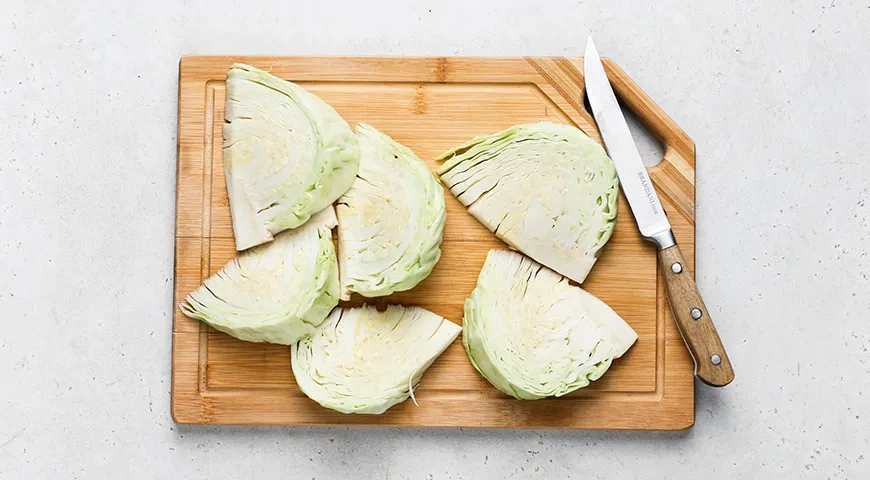 Молодая капуста, обжаренная в яйце: шаг 2