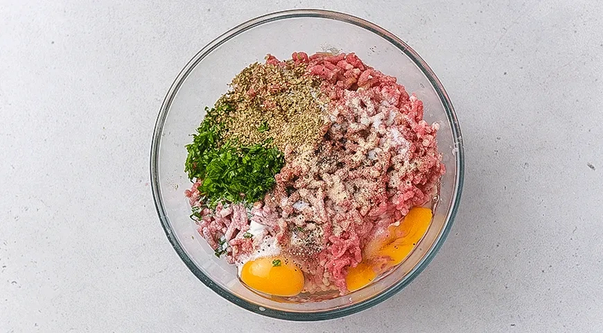 Мясной рулет из фарша в беконе: шаг 2