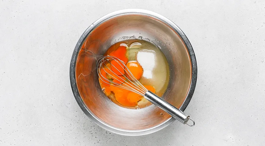 Оладьи с манкой на кефире: шаг 2