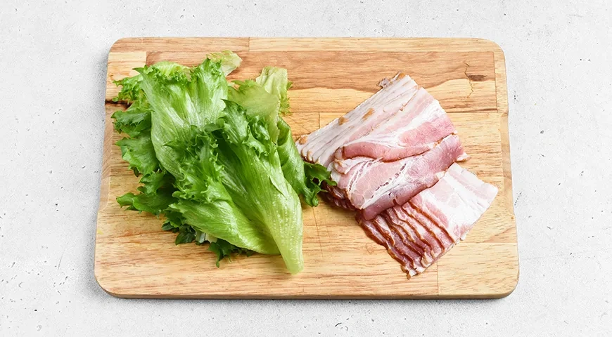 Новогоднее канапе с ананасом на шпажках: шаг 2