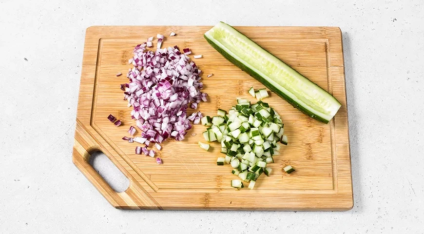 Новогодний салат «Подкова на счастье»: шаг 2