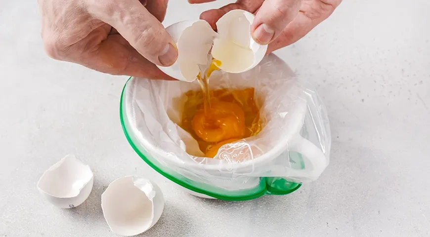 Омлет в пакете: шаг 2