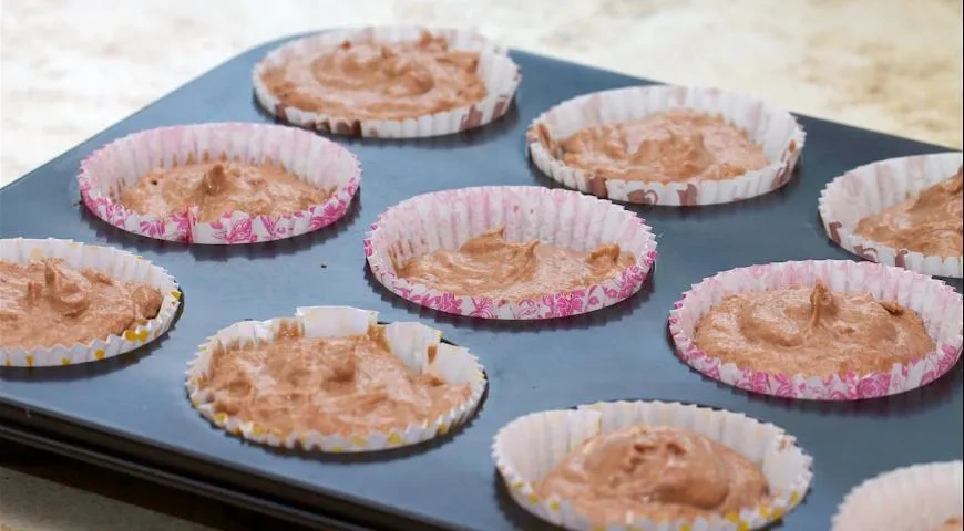 Пасхальные кексы в духовке: шаг 2