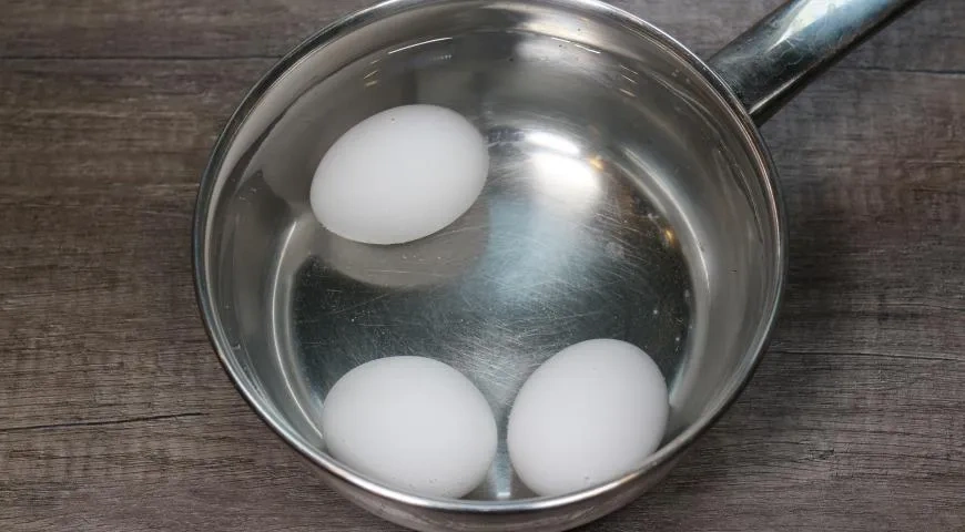 Пасхальные яйца с рисунком: шаг 2