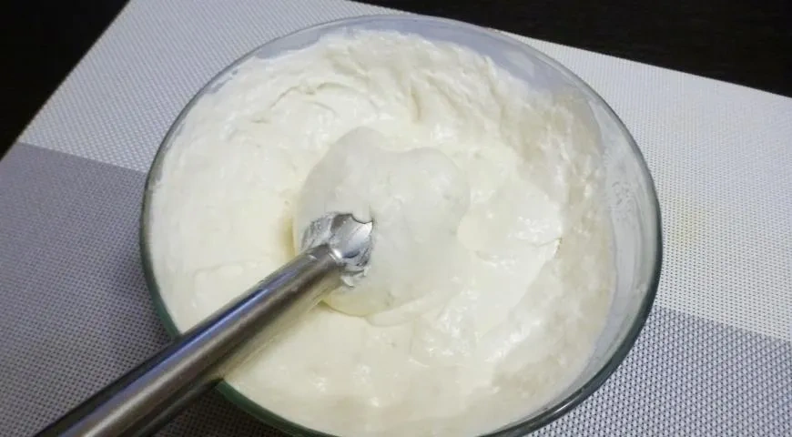 Паштет из творога с чесноком и зеленью: шаг 2