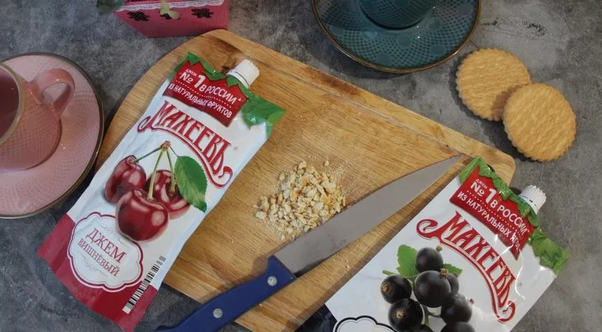 Печенье инь-ян на 14 февраля с джемами "Махеевъ": шаг 2