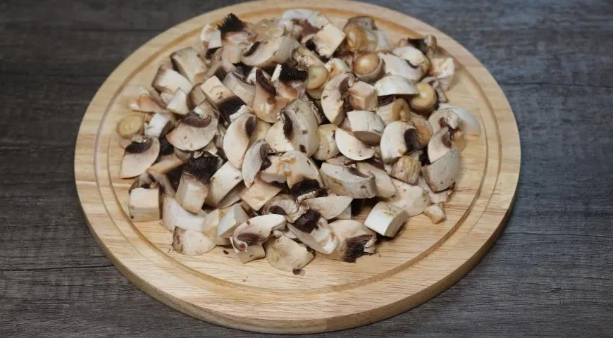 Пельмени с грибной начинкой: шаг 2