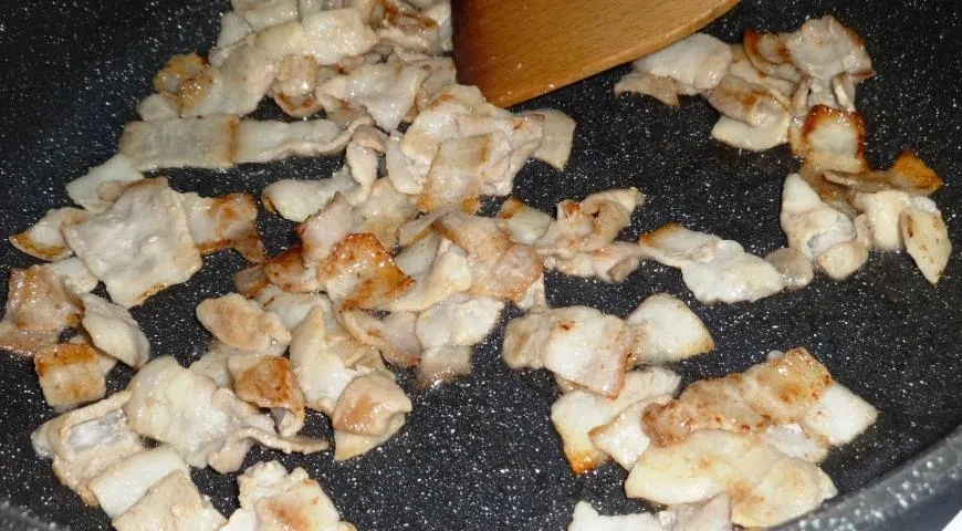 Пицца с оливками и беконом: шаг 2