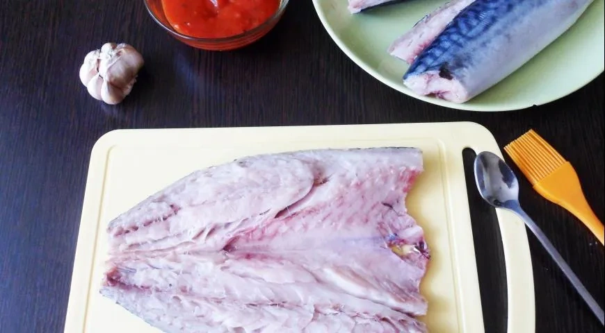 Пикантная скумбрия на гриле: шаг 2