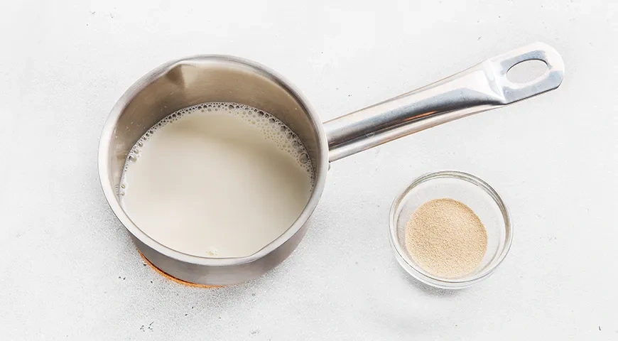 Пирог из дрожжевого теста с повидлом в духовке: шаг 2