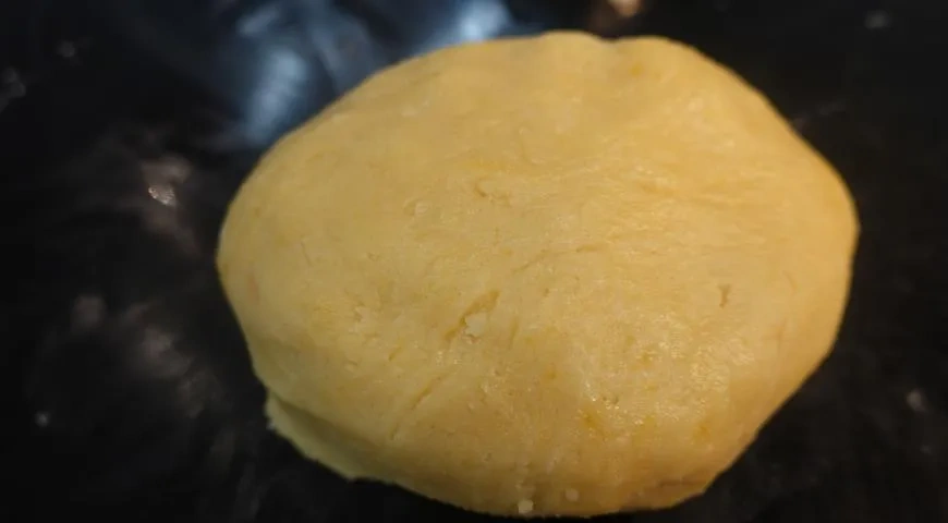 Пирог плетенка с абрикосами: шаг 2