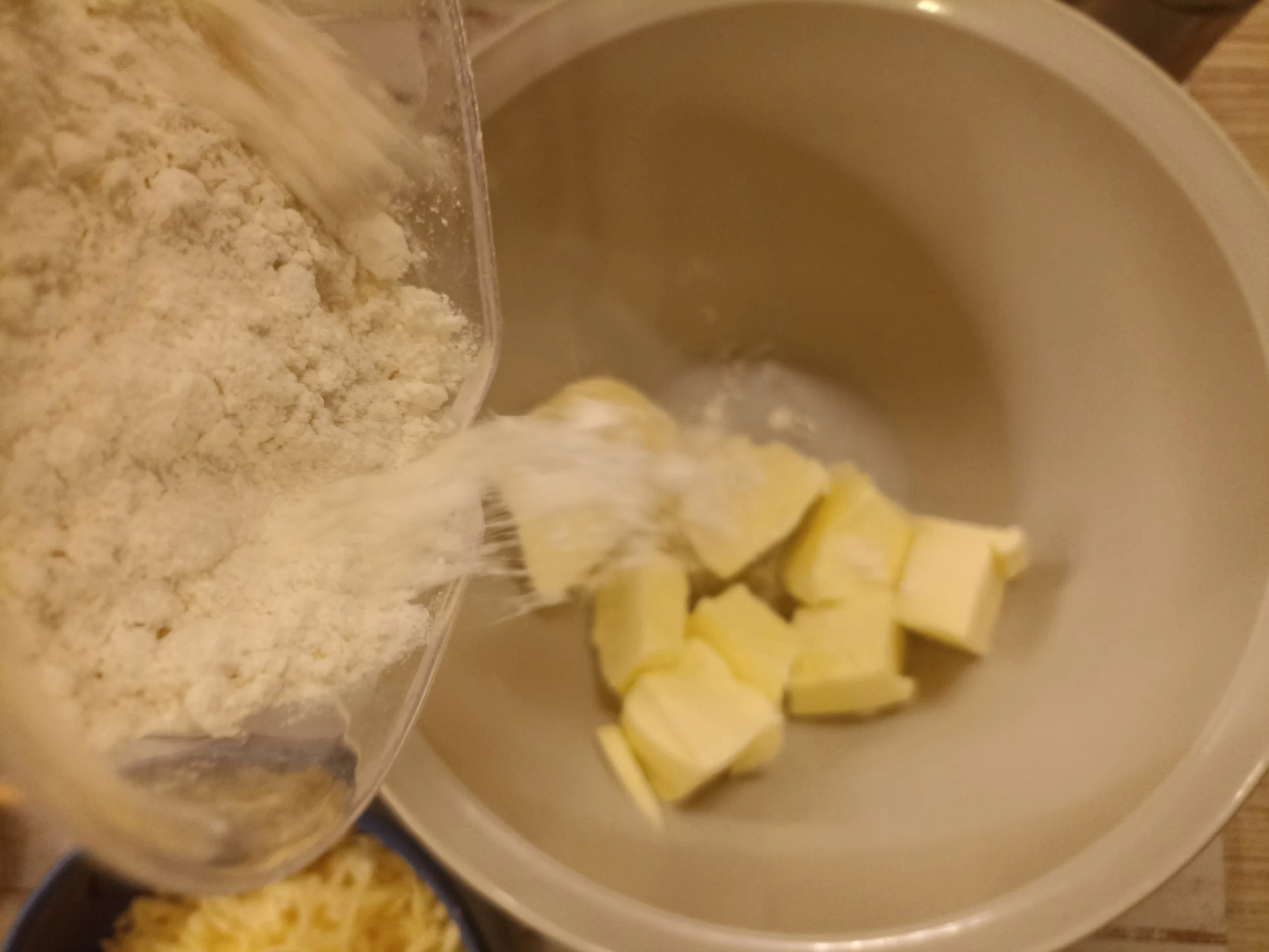 Шаг 2: Пирог с курицей и грибами в духовке