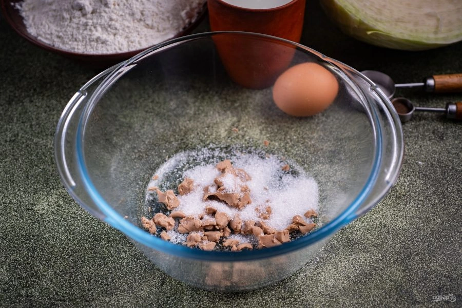 Шаг 2: Пирожки с капустой в духовке