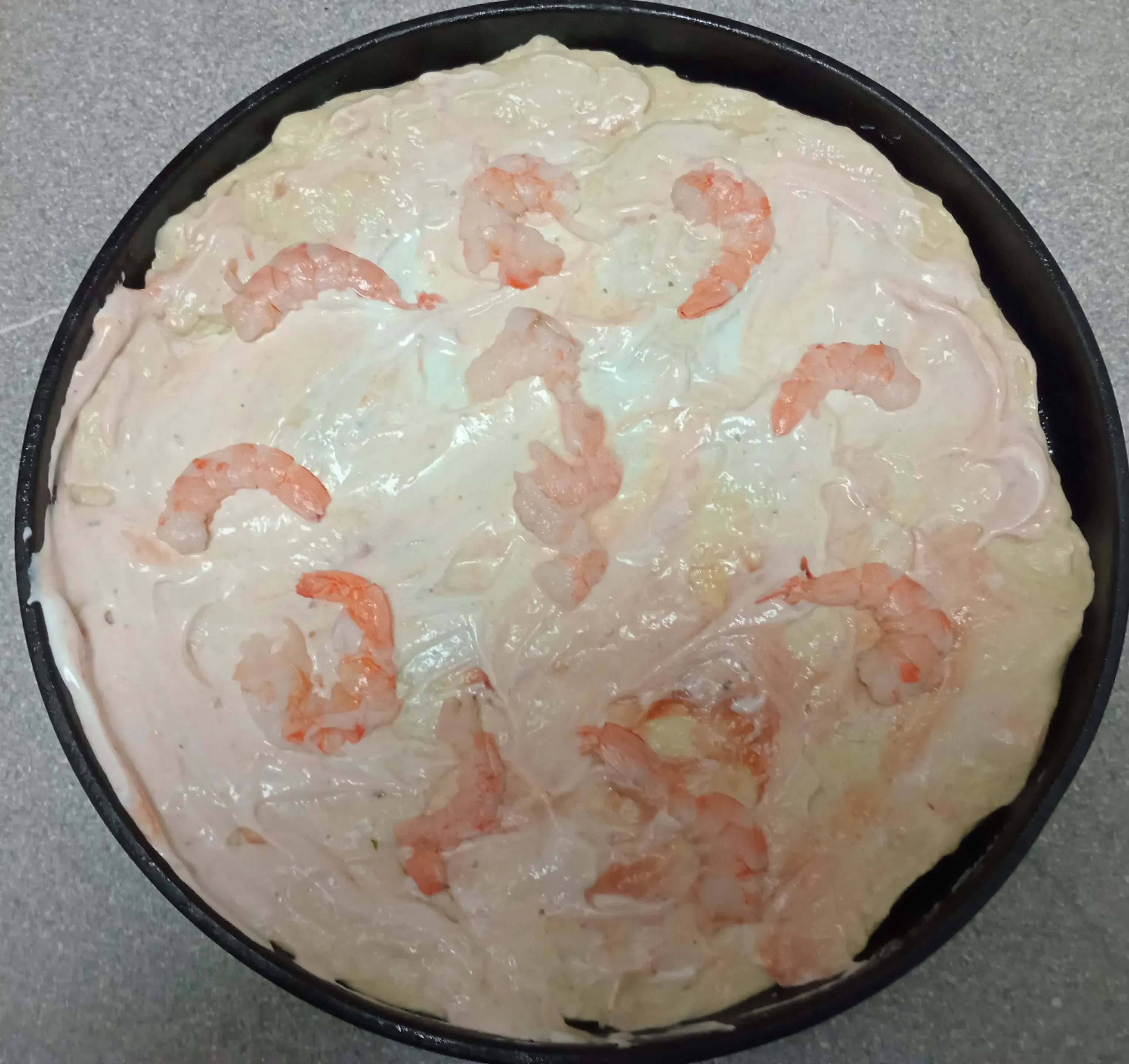 Пицца с креветками и ананасом: шаг 2