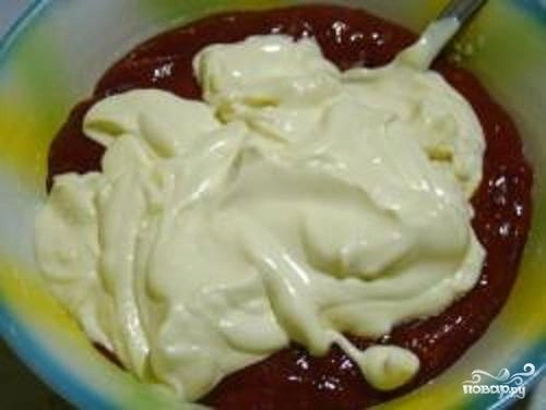 Шаг 2: Пицца с помидорами колбасой и сыром