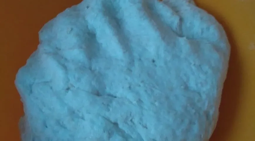 Плюшки "сердечные" с сыром и джемом Махеевъ к 14 февраля: шаг 2