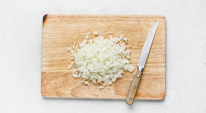 Подлива из замороженных грибов: шаг 2