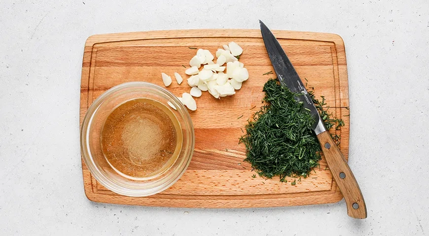 Помидоры черри быстрого приготовления с чесноком: шаг 2