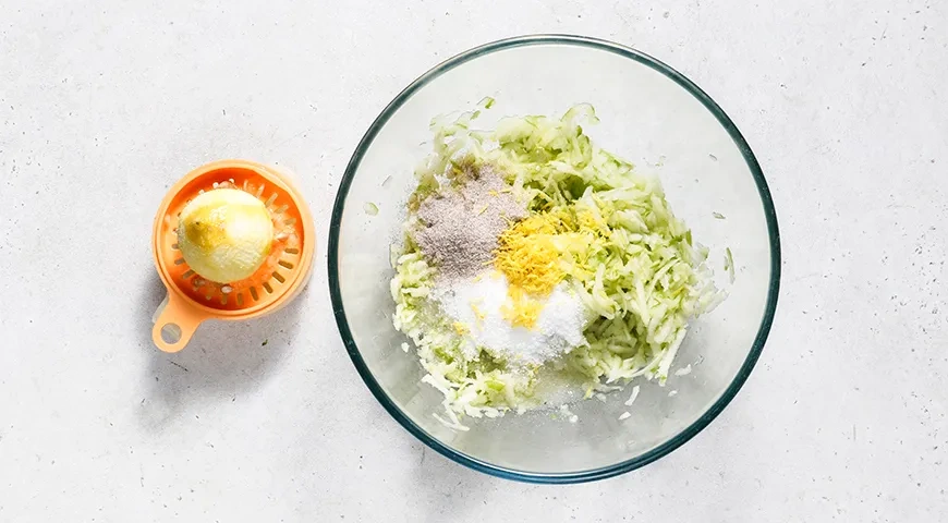 Постный манник с яблоками: шаг 2