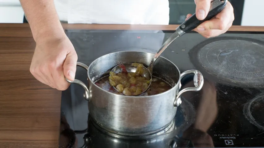 Простое варенье из крыжовника: шаг 2