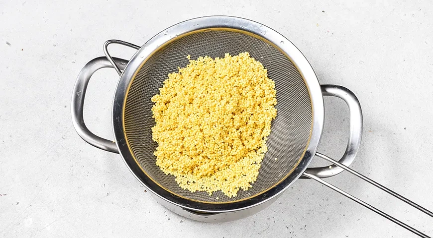 Пшенный суп с яичной паутинкой: шаг 2