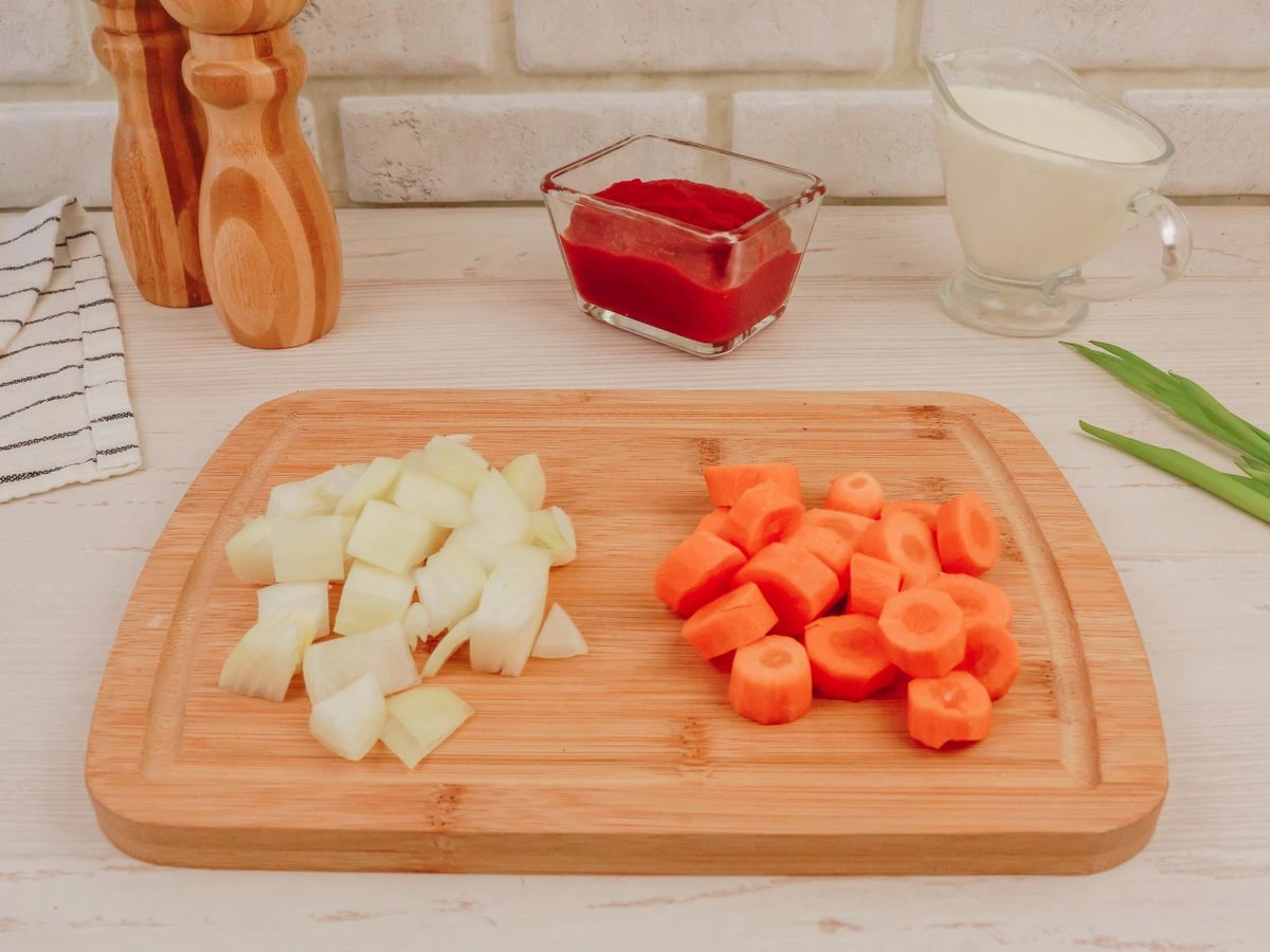 Шаг 2: Пюре со свиным гуляшом