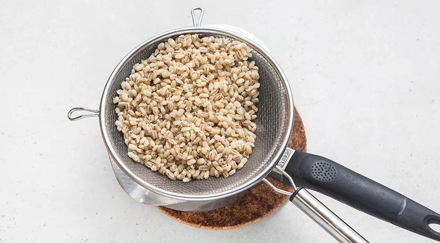 Рассольник с колбасой: шаг 2