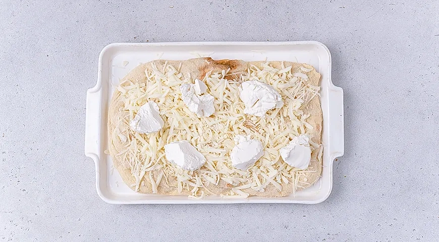 Римская пицца с прошутто и моцареллой: шаг 2