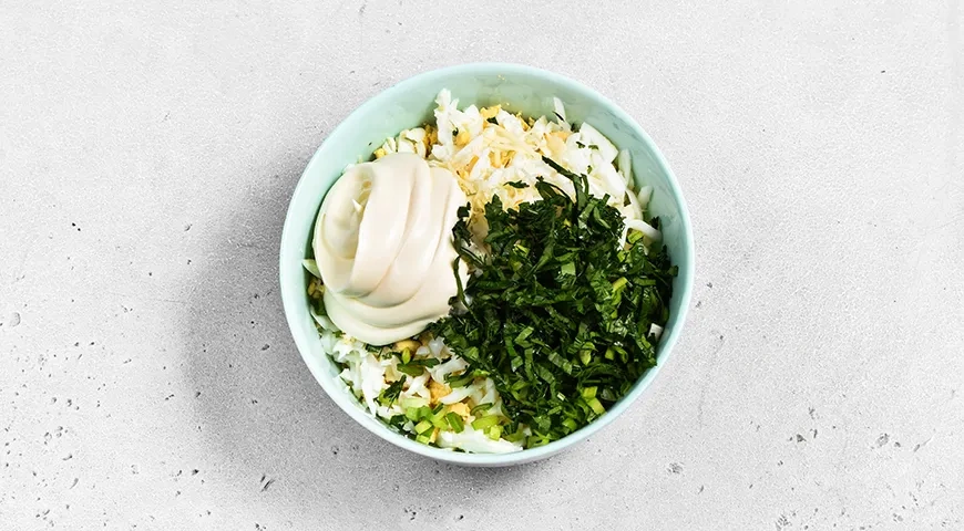 Рулет из лаваша с тунцом и яйцом: шаг 2