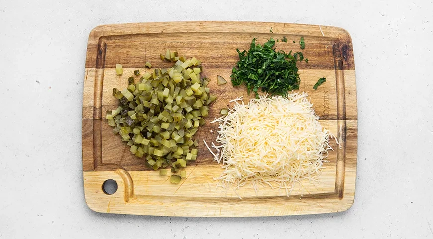 Рулет из лаваша со шпротами: шаг 2