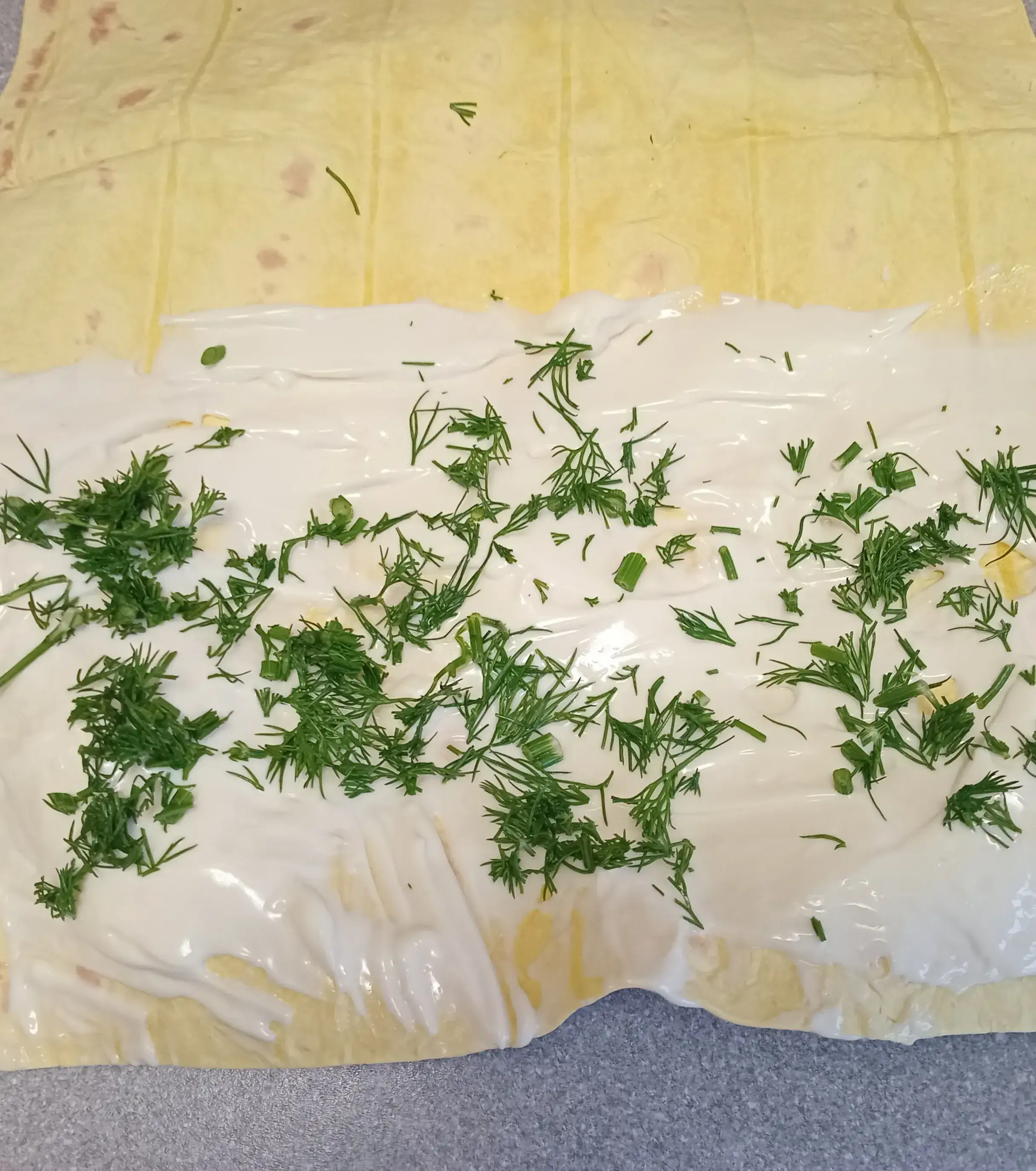 Рулет со сливочным сыром и лососем: шаг 2