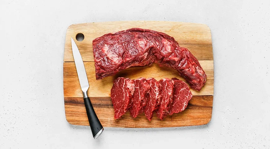 Рулетики из говядины с черносливом и грецкими орехами: шаг 2