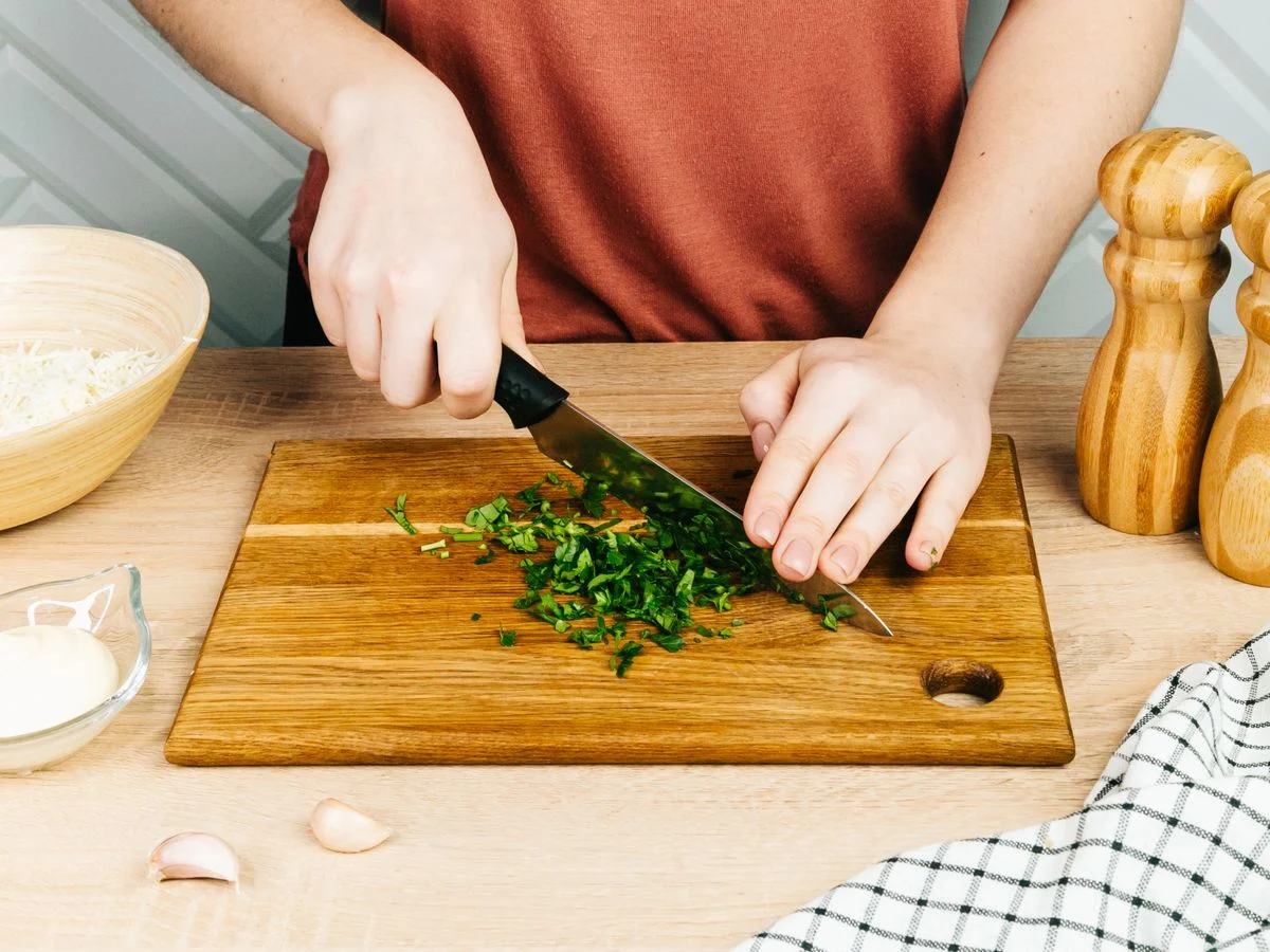 Шаг 2: Рулетики из ветчины с сыром