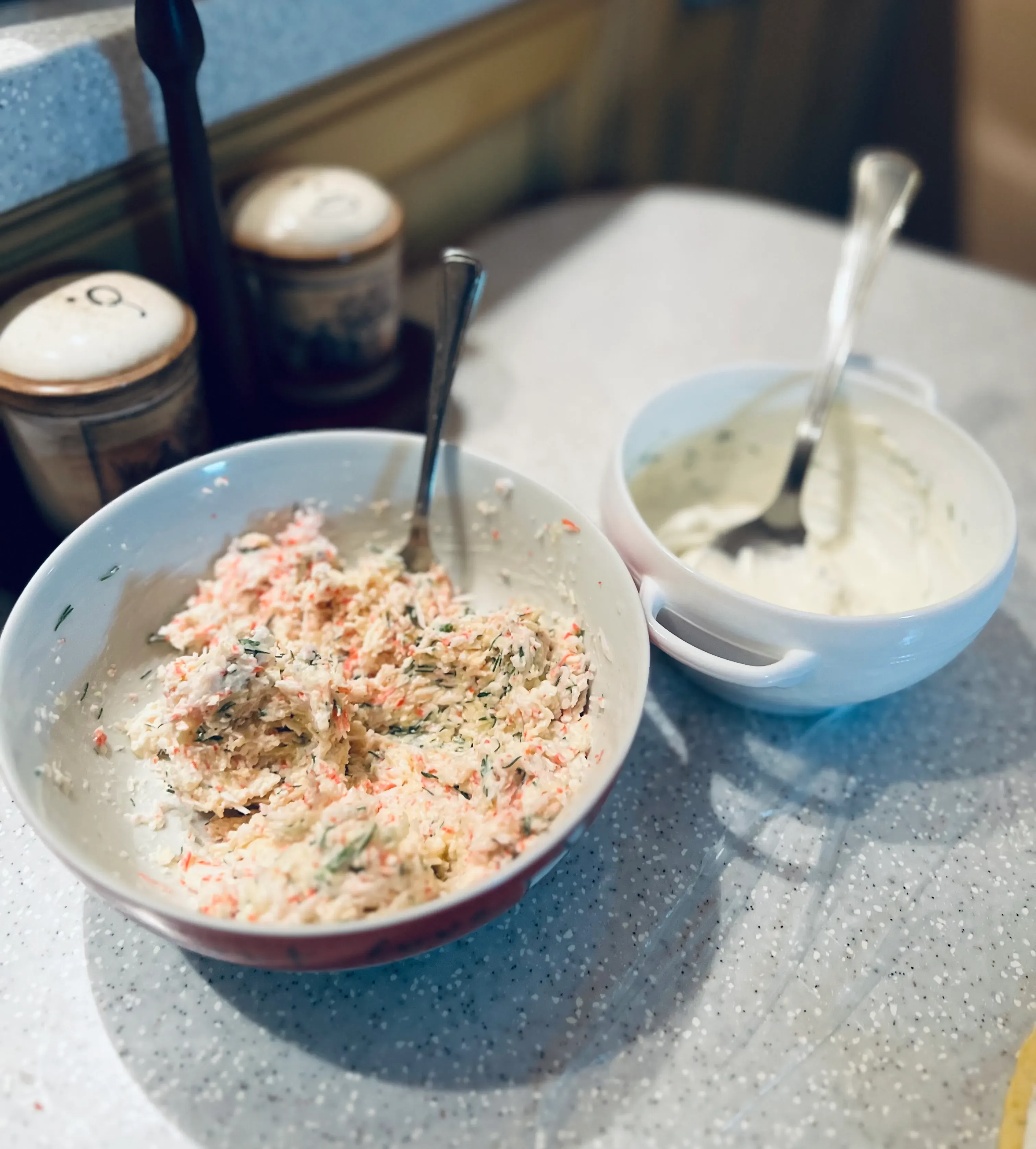 Рулетики с сырно-крабовой начинкой: шаг 2