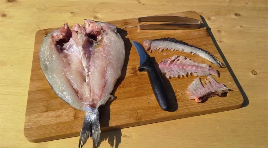 Рыба - по тайски в чугунной чаше на углях: шаг 2