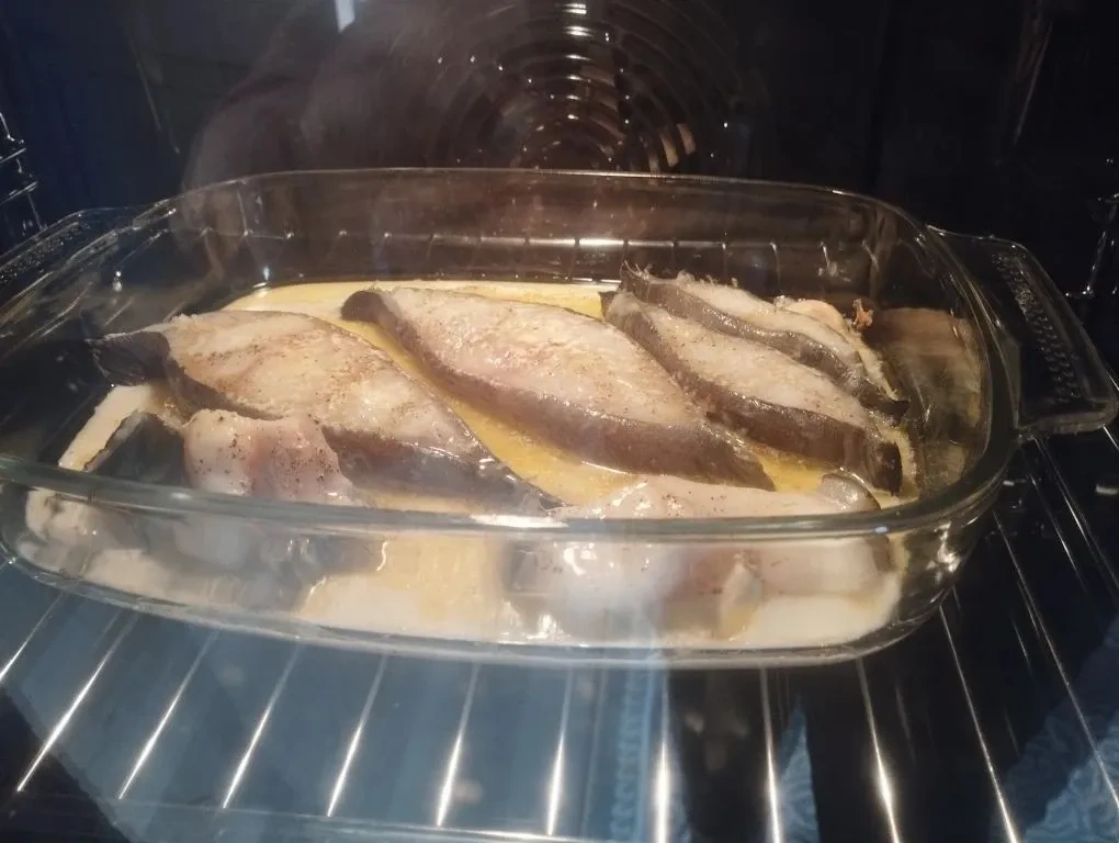 Рыба в сливочном соусе: шаг 2