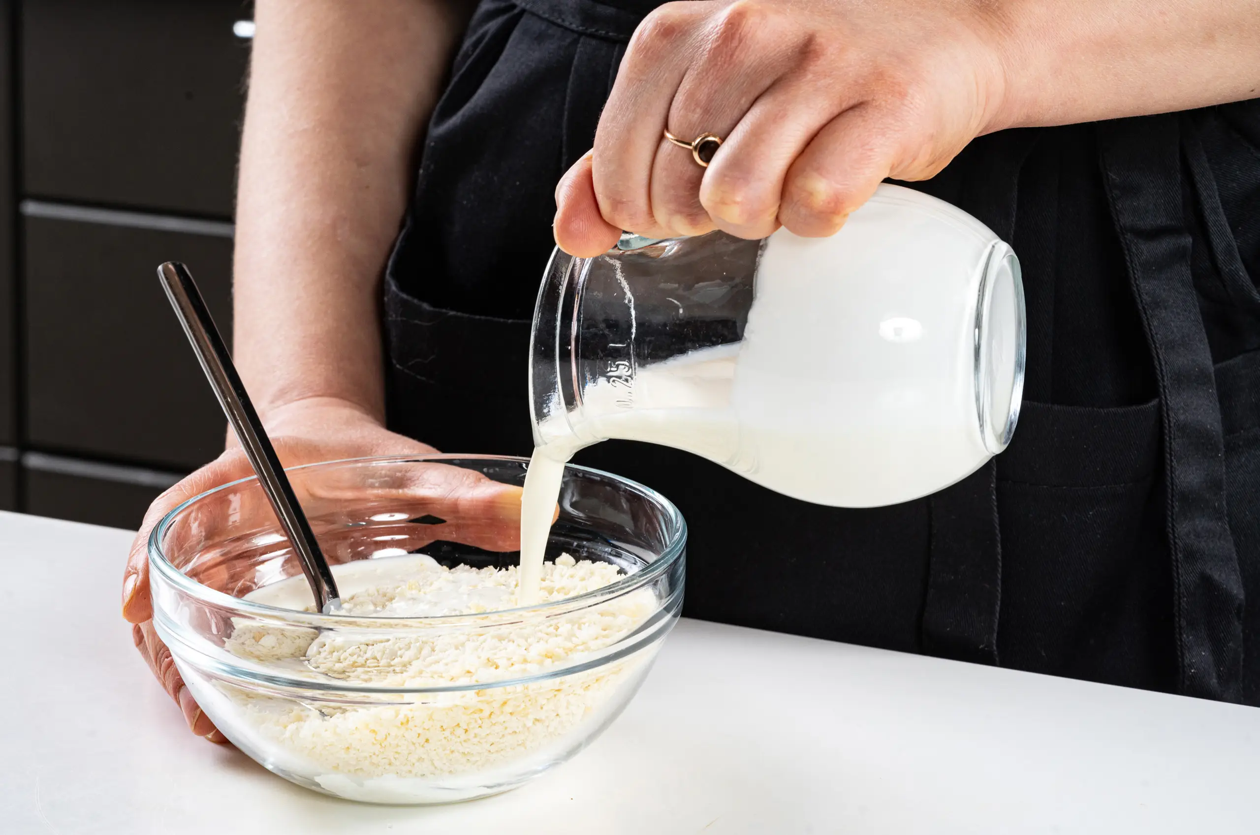 Шаг 2: Рыбные котлеты в духовке со сливочным соусом