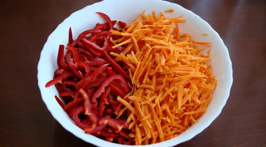 Салат "Бакат" на зиму в банках: шаг 2