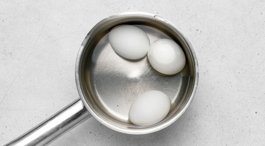 Салат «Грибное лукошко» с опятами и курицей: шаг 2