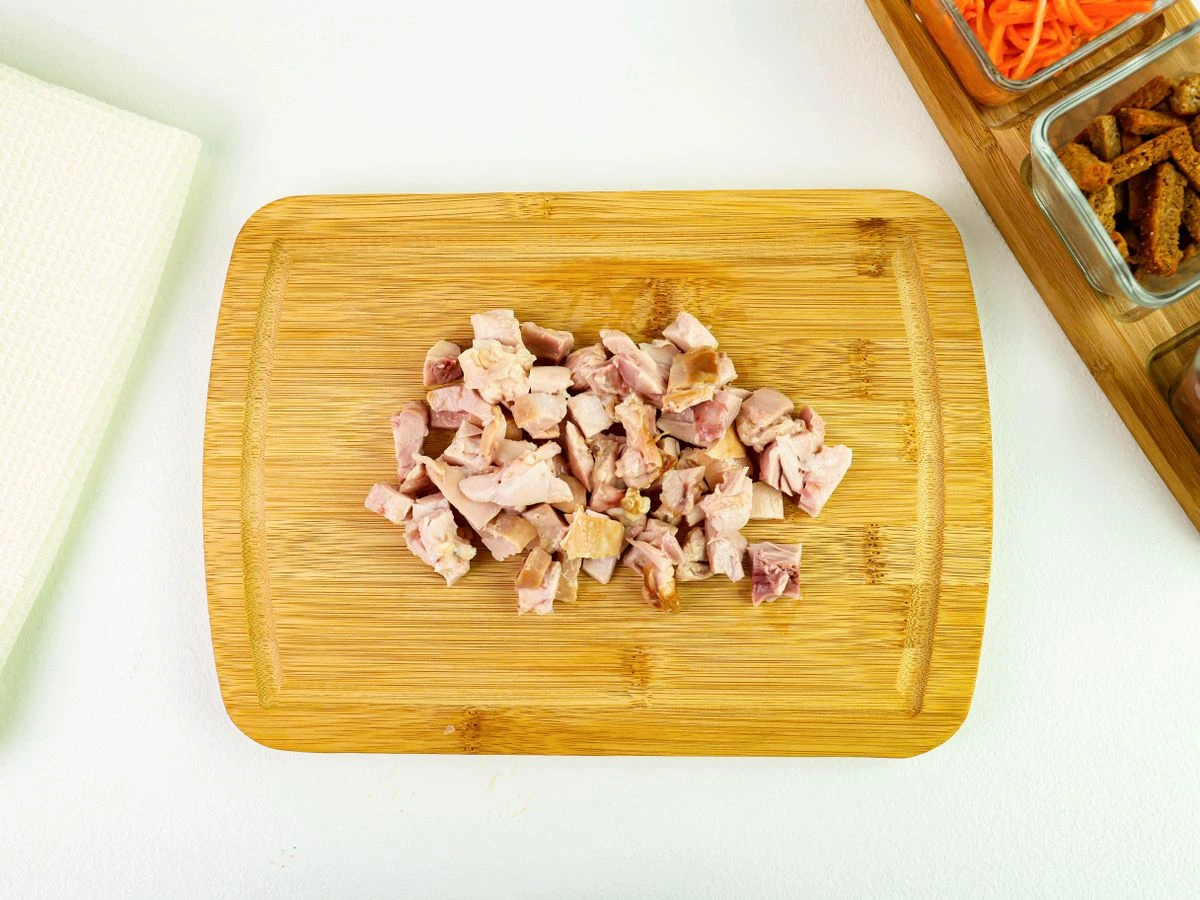 Шаг 2: Салат с корейской морковью, фасолью и копченой курицей