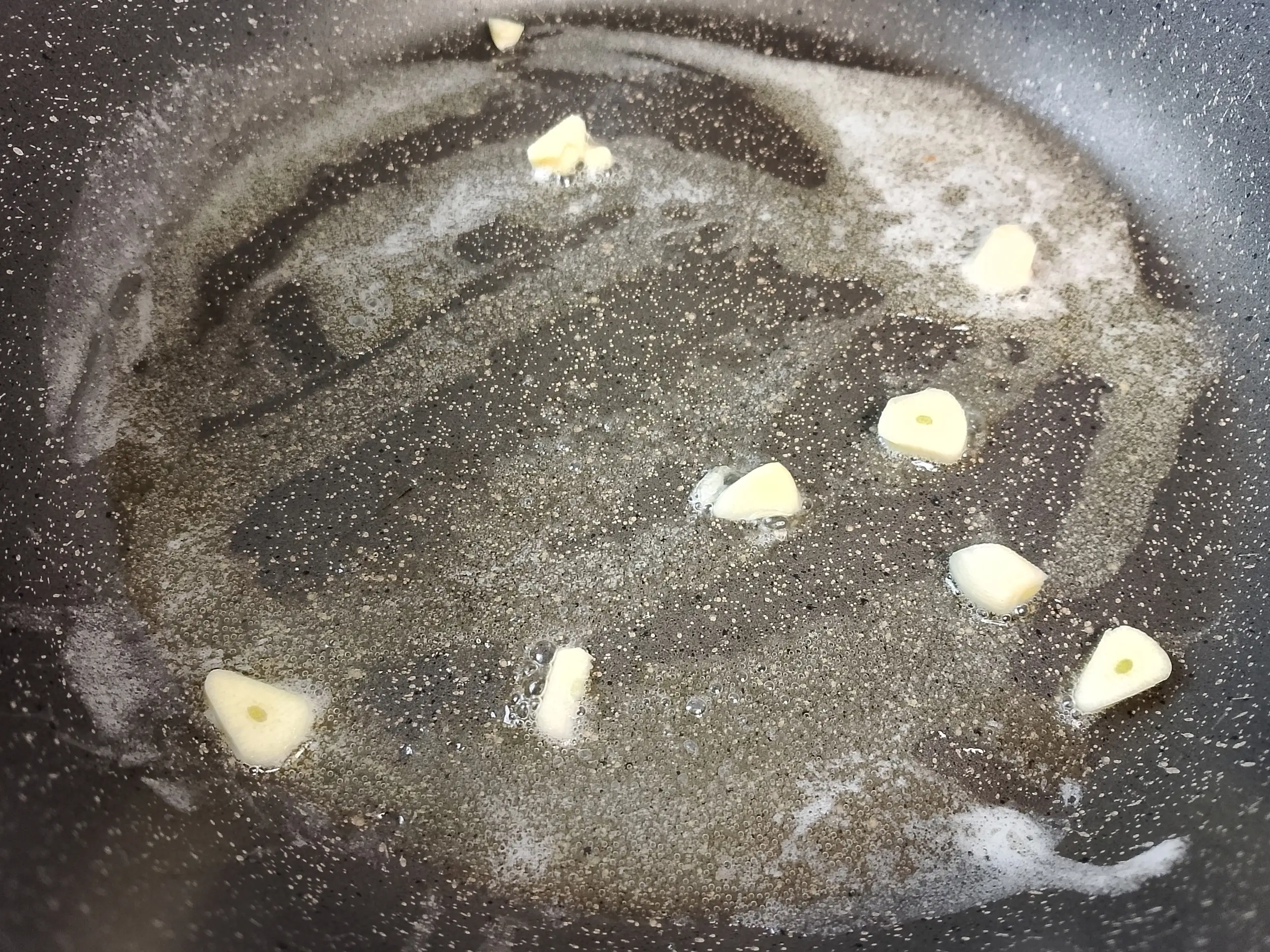 Шаг 2: Салат с креветками