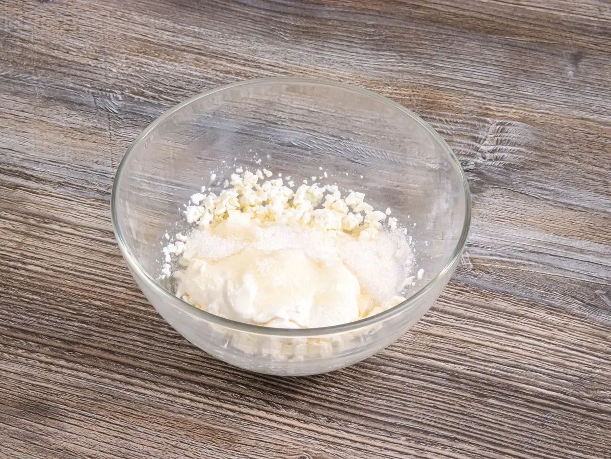 Шаг 2: Салат с морковью, творогом и сухофруктами